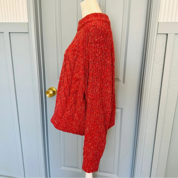 Universal Thread Women’s Chunky Knit Red Crew Neck Sweater - Picture 4 of 9